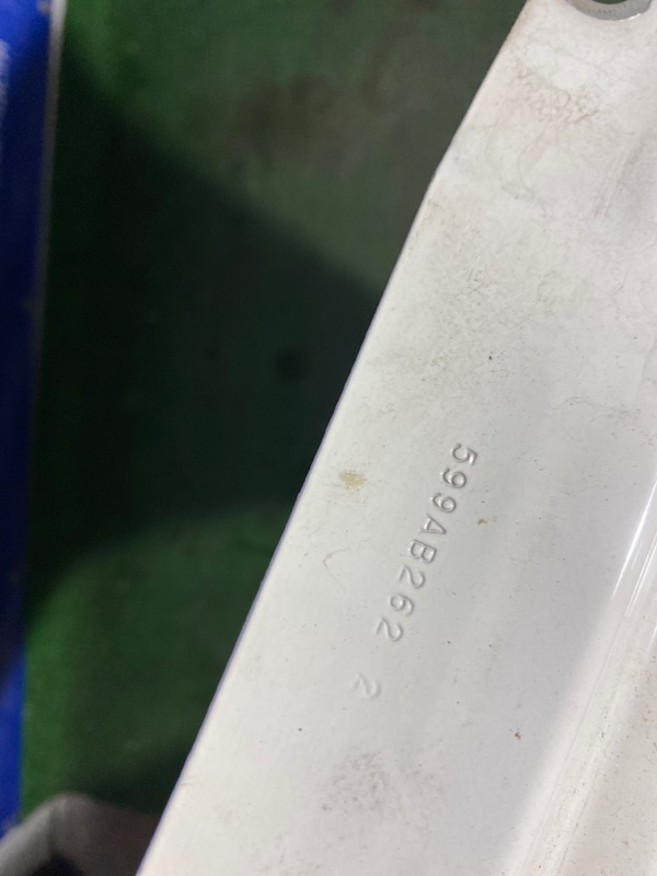 Крыло переднее левое Cherokee 2001-2007 KJ ED1