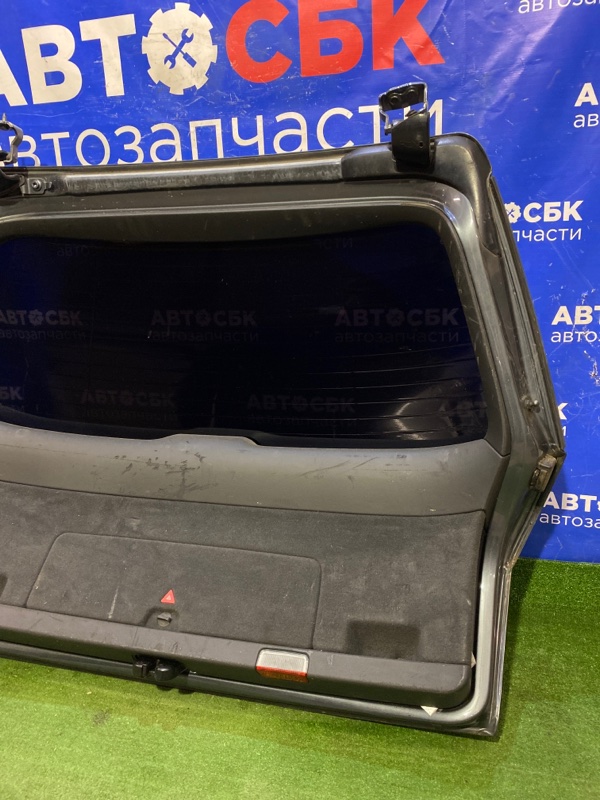 Дверь багажника A4 2001-2004 8E2 AKE Дверь багажника A4 2001-2004 8E2 AKE