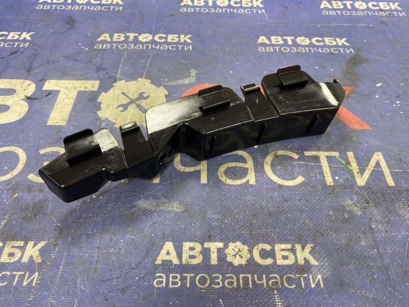 Запчасть крепление бампера переднее правое KIA CEED ED D4EA 86518-1H500 новая Крепление бампера переднее правое KIA CEED ED D4EA 86518-1H500 новая