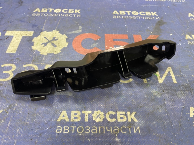 Крепление бампера переднее правое CEED ED D4EA Крепление бампера переднее правое CEED ED D4EA