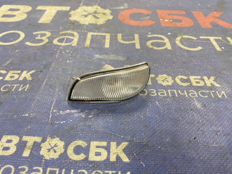 Повторитель поворота левый Renault Logan 2014- L8 B4D 261653175R новая