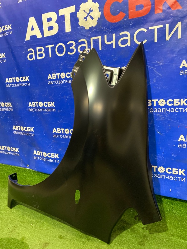 Крыло переднее левое AURIS ADE150 1ADFTV