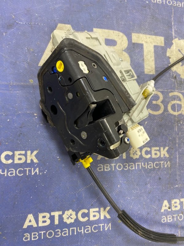 Замок двери передний левый A4  2007-2011 8KH 1Z