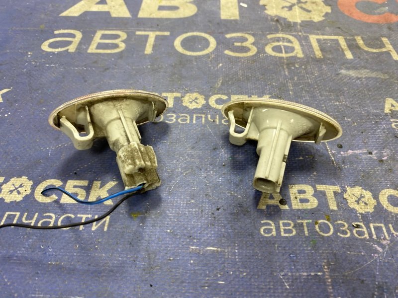 Повторитель в крыло SUBARU IMPREZA GH2 EE20Z Повторитель в крыло SUBARU IMPREZA GH2 EE20Z