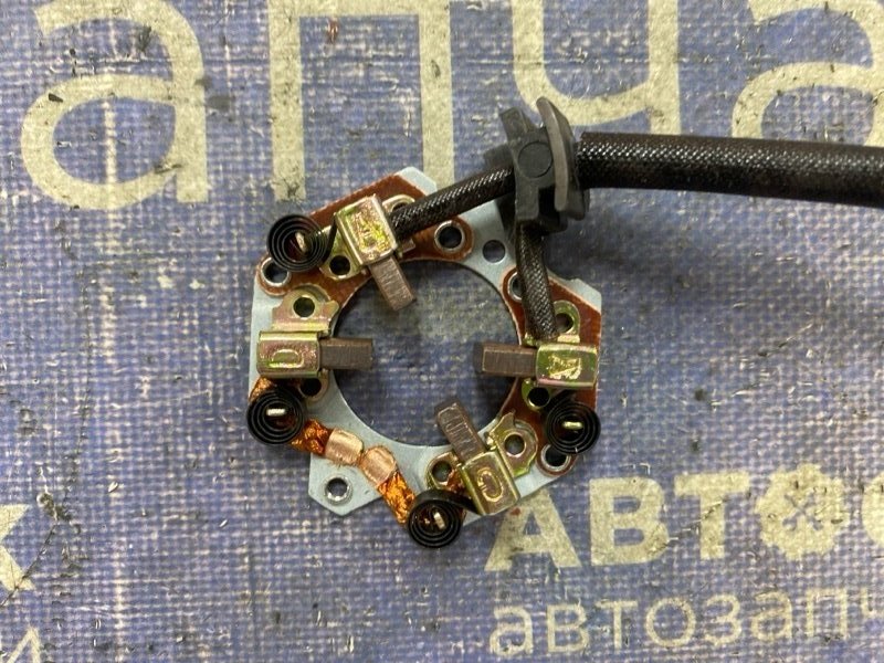 Щёточный узел стартера Avenir A32 QG15DE