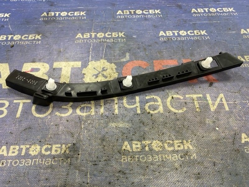 Крепление бампера заднее правое Kia Rio QB D3FA