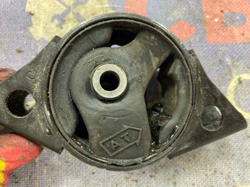 Подушка двигателя Presage  U30  SR20DE