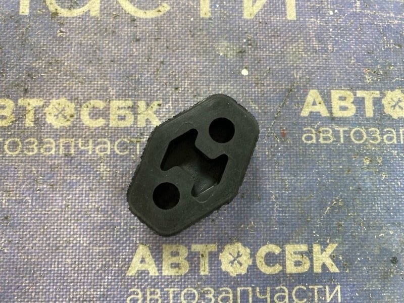 Крепление глушителя Volkswagen Polo  1E7 AEH