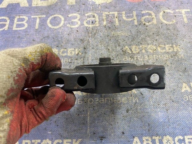 Подушка двигателя Expert PNW11 SR20DE Подушка двигателя Expert PNW11 SR20DE