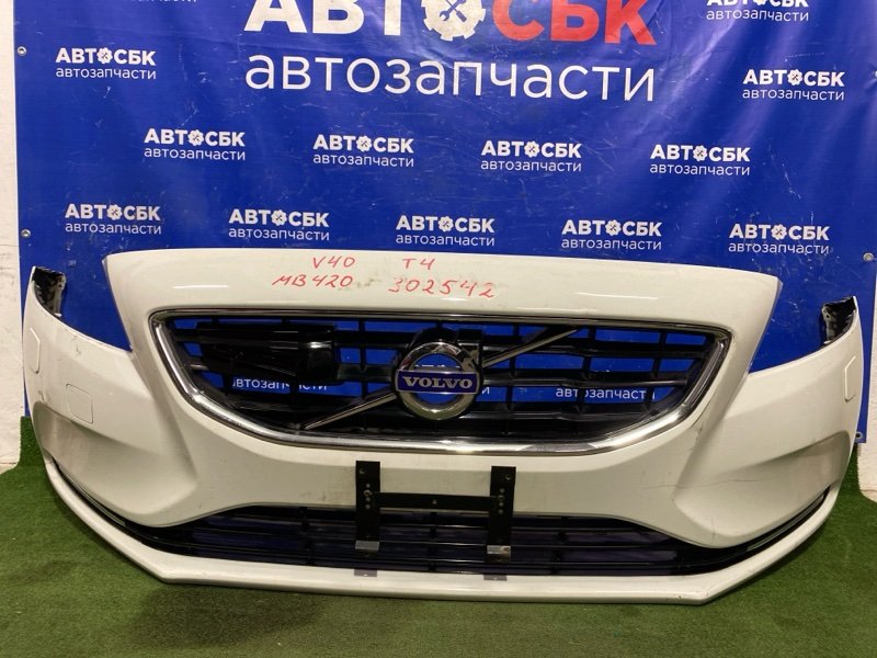 Бампер передний Volvo V40 2012-2016 MV B4154T4 39814150 контрактная