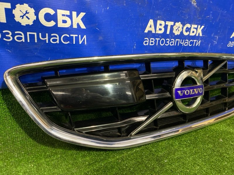Решетка радиатора V40 2012-2016 MV B4154T4 Решетка радиатора V40 2012-2016 MV B4154T4