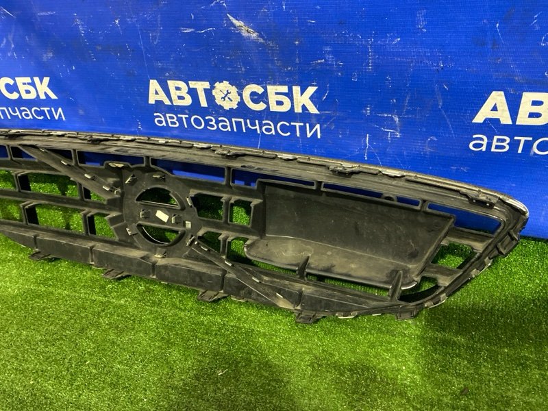 Решетка радиатора V40 2012-2016 MV B4154T4 Решетка радиатора V40 2012-2016 MV B4154T4