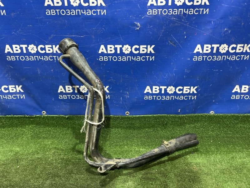 Горловина топливного бака ist NCP30 1NZFE