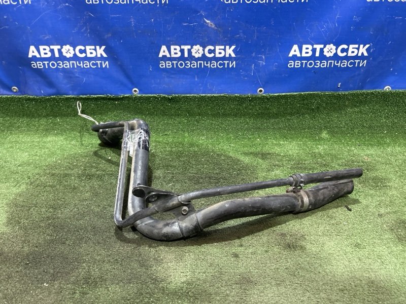 Горловина топливного бака ist NCP30 1NZFE