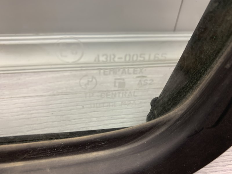 Стекло форточки двери заднее левое SWIFT 2009 Хэтчбек M13A