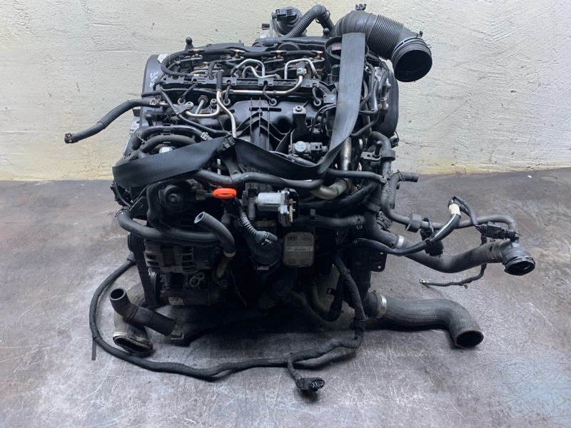 Двигатель в сборе VOLKSWAGEN PASSAT B7 2012 Универсал CFGB 03L100090J контрактная