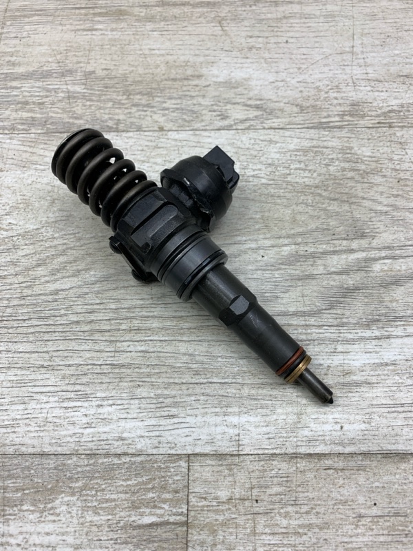 Форсунка VOLKSWAGEN PASSAT 2007 Универсал BLS 038130073BN контрактная