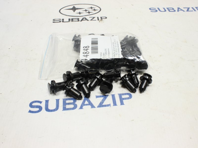 Клипса Subaru Клипса Subaru