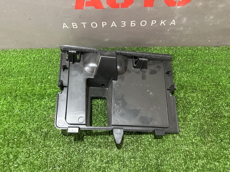 Накладка бардачка X-Ray Cross 2022 1.6 H4MD