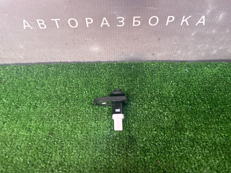 Концевик двери Rio 3 HB 2013 1.4 G4FA Концевик двери Rio 3 HB 2013 1.4 G4FA