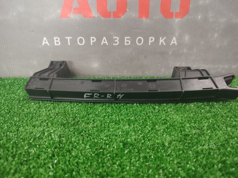 Направляющая стекла двери передняя правая Lada X-Ray Cross 1.6 H4MD