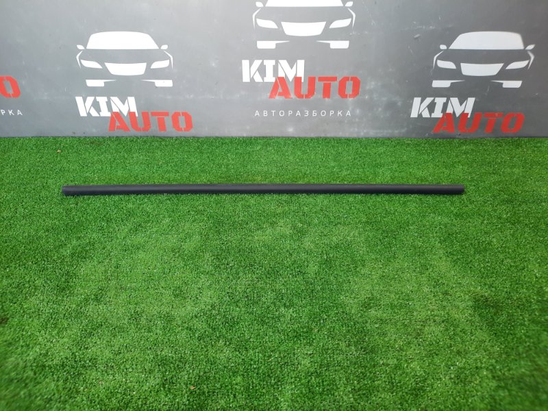 Уплотнитель двери передний правый Lada X-Ray Cross 2022 1.6 H4MD Б/У