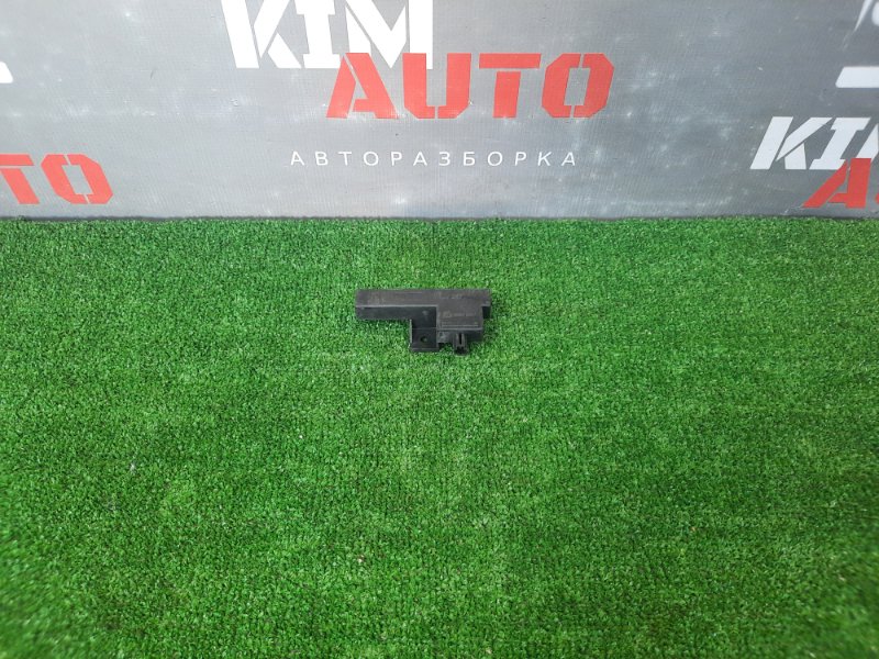 Запчасть антенна бесключевого доступа Audi A6 quattro 2007 C6 3.2 4F0907247 Б/У Антенна бесключевого доступа Audi A6 quattro 2007 C6 3.2 4F0907247 Б/У