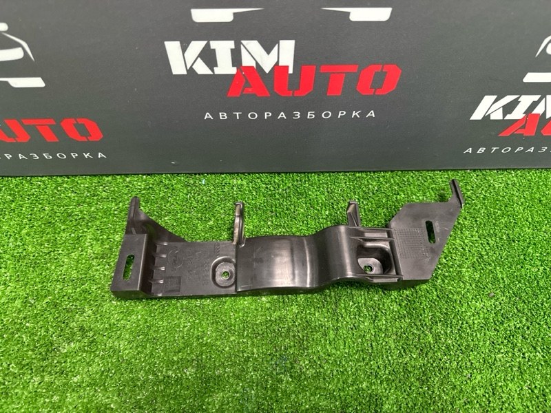 Запчасть кронштейн правый Audi Q7 2007 4L 4.2 BAR 4L0858848 Б/У Кронштейн правый Audi Q7 2007 4L 4.2 BAR 4L0858848 Б/У