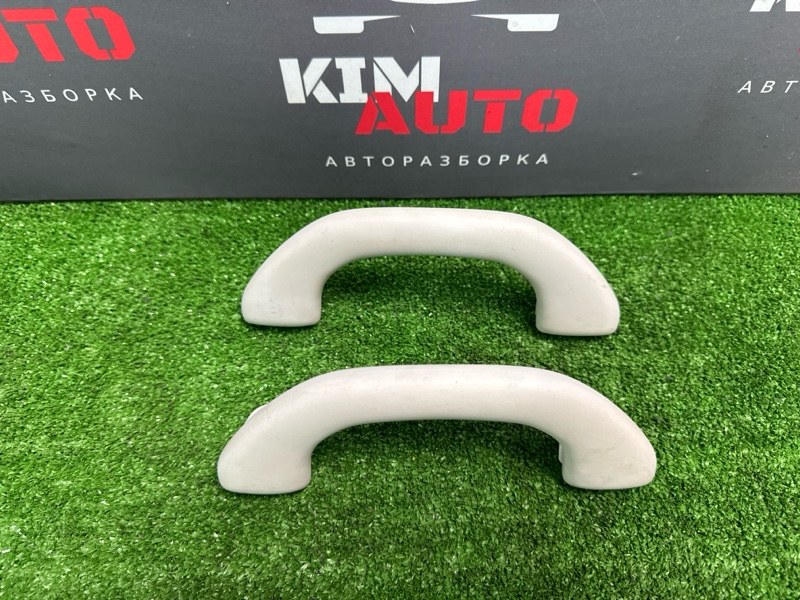 Ручка потолка салона передняя Skoda Octavia 2018 A7 1.6 CWVA 561857607C Б/У