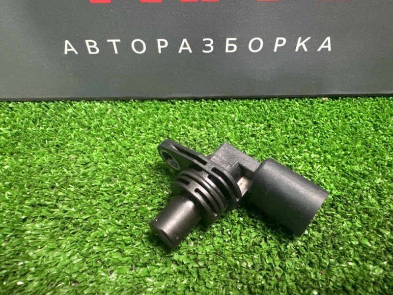 Датчик положения распредвала Skoda Fabia 2 2011 1.4 CGGB 036907601E Б/У