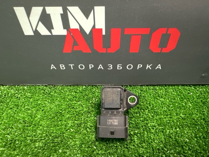Датчик давления воздуха Hyundai Solaris 2011 HB 1.6 G4FC 393002B000 Б/У