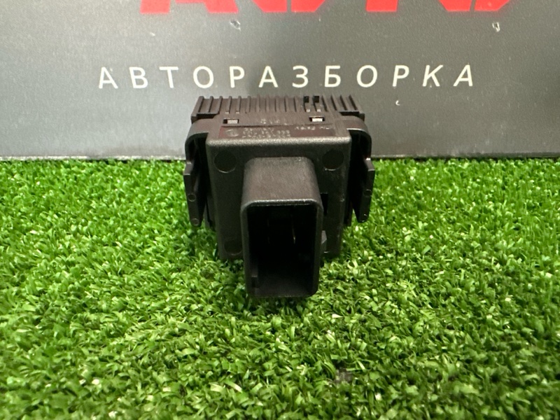 Кнопка корректора фар Volkswagen Polo 1.6 CFN