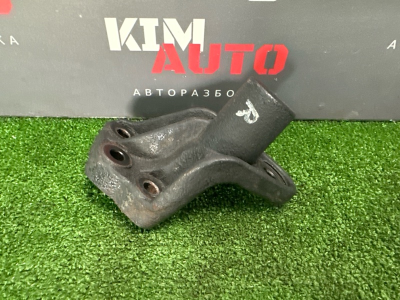 Кронштейн правой подушки двигателя Kia Rio 3 2011 QB 1.6 G4FC 218253X000 Б/У