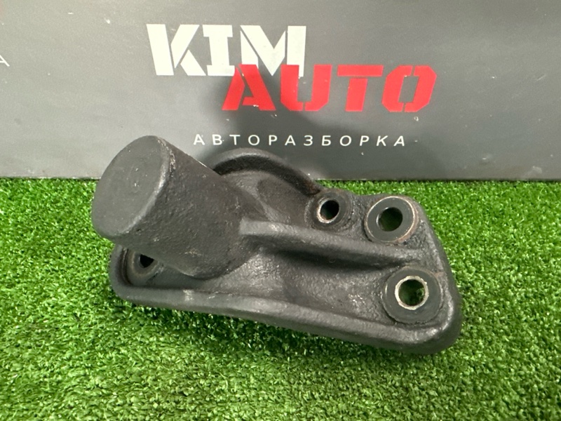 Кронштейн правой подушки двигателя Kia Rio 3 QB 1.6 G4FC