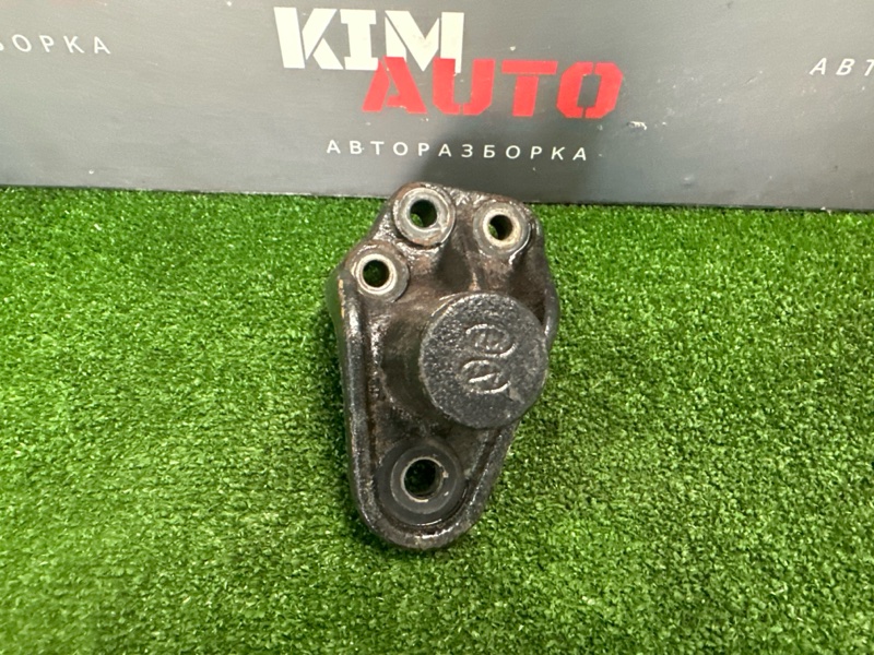 Кронштейн правой подушки двигателя правый Rio 3 2014 QB 1.6 G4FC