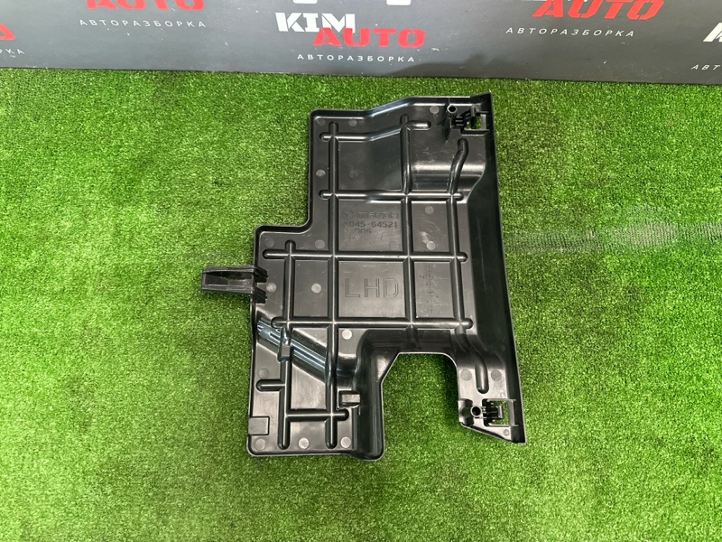 Накладка торпедо под бардачком Mazda CX-5 2016 KE 2.0 Skyactive KD4564521 Б/У