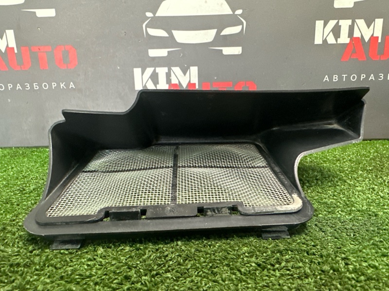 Рамка салонного фильтра Focus 2 2007 HB 1.8L Рамка салонного фильтра Focus 2 2007 HB 1.8L