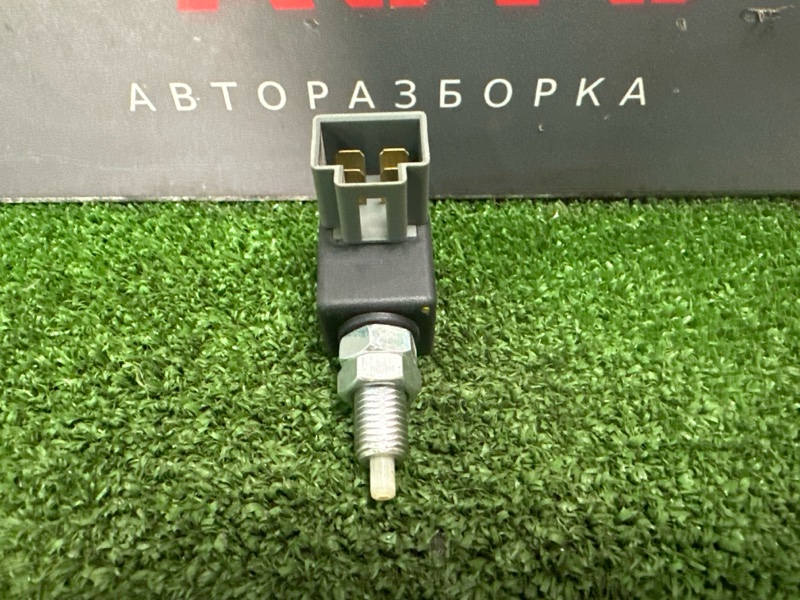 Датчик педали тормоза Ceed 1 2010 ED 1.4 G4FA