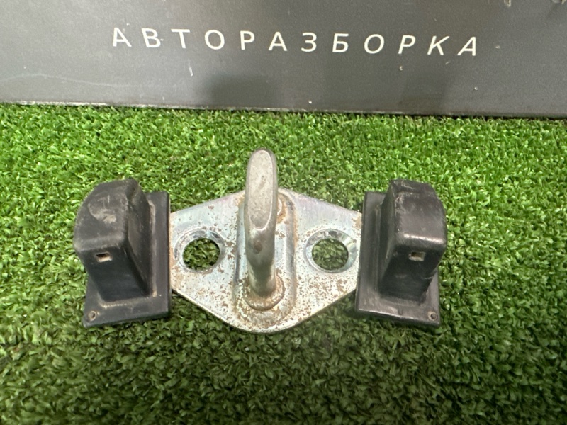 Запчасть ответная часть замка багажника Kia Ceed 1 2010 ED 1.4 G4FA 812101G200 Б/У Ответная часть замка багажника Kia Ceed 1 2010 ED 1.4 G4FA 812101G200 Б/У