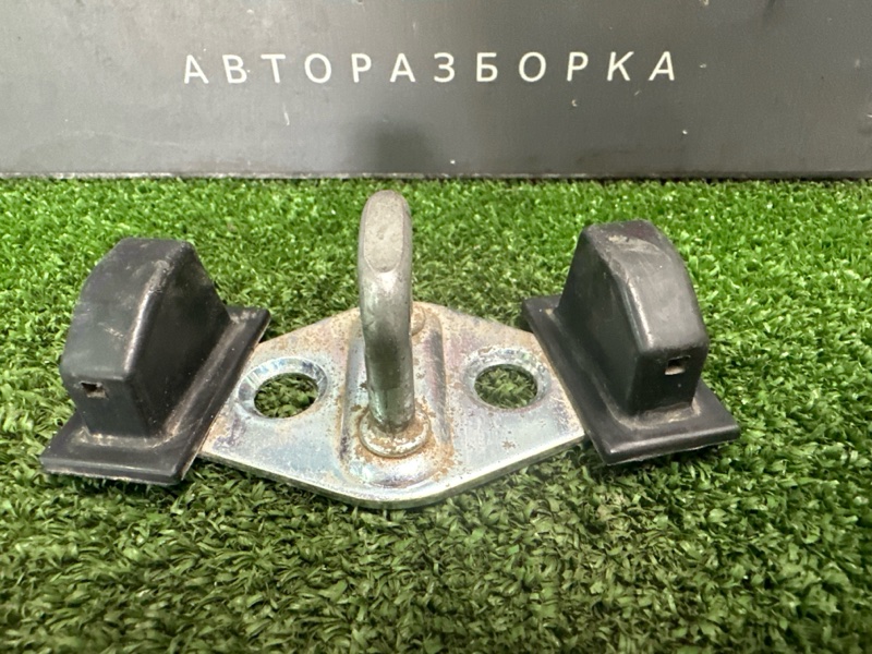 Ответная часть замка багажника Ceed 1 2010 ED 1.4 G4FA Ответная часть замка багажника Ceed 1 2010 ED 1.4 G4FA