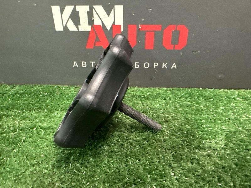 Болт крепления запасного колеса Polo 5 2013 1.6 CFNA