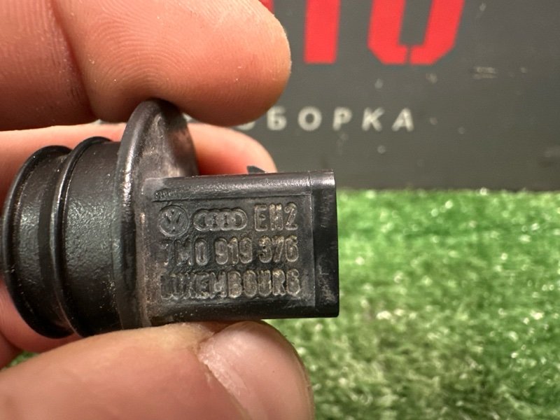 Датчик уровня омывающей жидкости Yeti 2014 1.4 CAXA