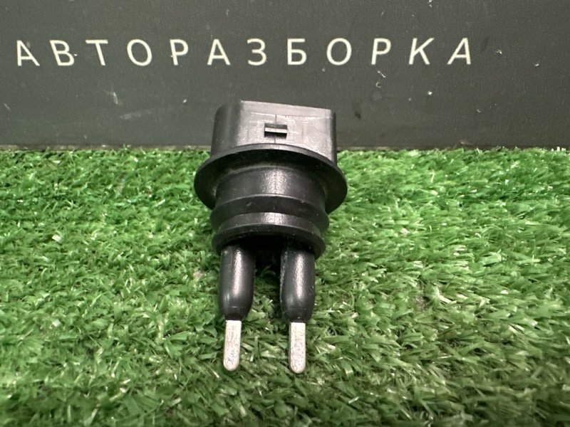 Датчик уровня омывающей жидкости Yeti 2014 1.4 CAXA