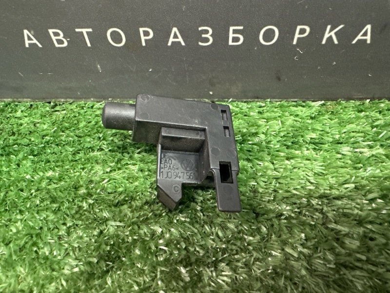 Концевик ручника Skoda Octavia 2014 A7 1.4 CHPA 1J0947561 Б/У