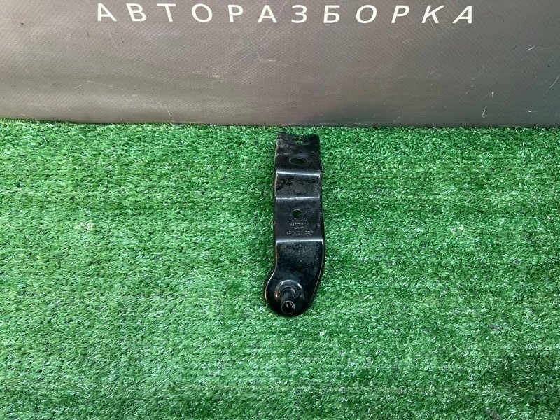 Кронштейн воздушного фильтра Fabia 2 2011 1.2 CGPA Кронштейн воздушного фильтра Fabia 2 2011 1.2 CGPA