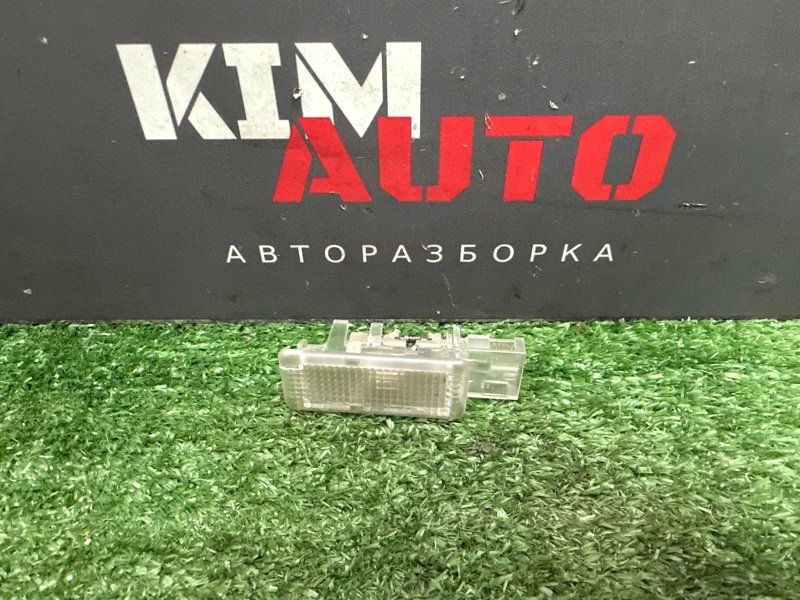 Запчасть плафон подсветки салона Volkswagen Polo 2017 1.6 CWVB 6Q0947415 Б/У Плафон подсветки салона Volkswagen Polo 2017 1.6 CWVB 6Q0947415 Б/У