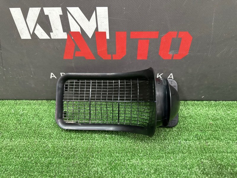 Решетка вентиляционная Volkswagen Polo 2017 1.6 CWVB 6R0815479A Б/У