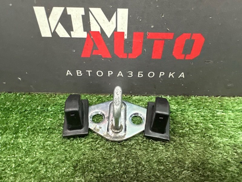 Ответная часть замка багажника Kia Ceed 1 HB 2010 ED 1.4 G4FA 812101G200 Б/У