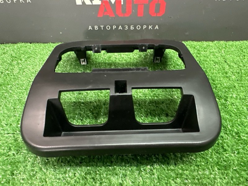 Кронштейн плафона салона Kaptur 2017 1.6 H4M Кронштейн плафона салона Kaptur 2017 1.6 H4M