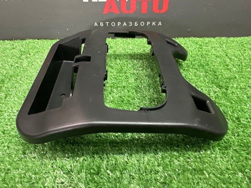 Кронштейн плафона салона Kaptur 2017 1.6 H4M Кронштейн плафона салона Kaptur 2017 1.6 H4M